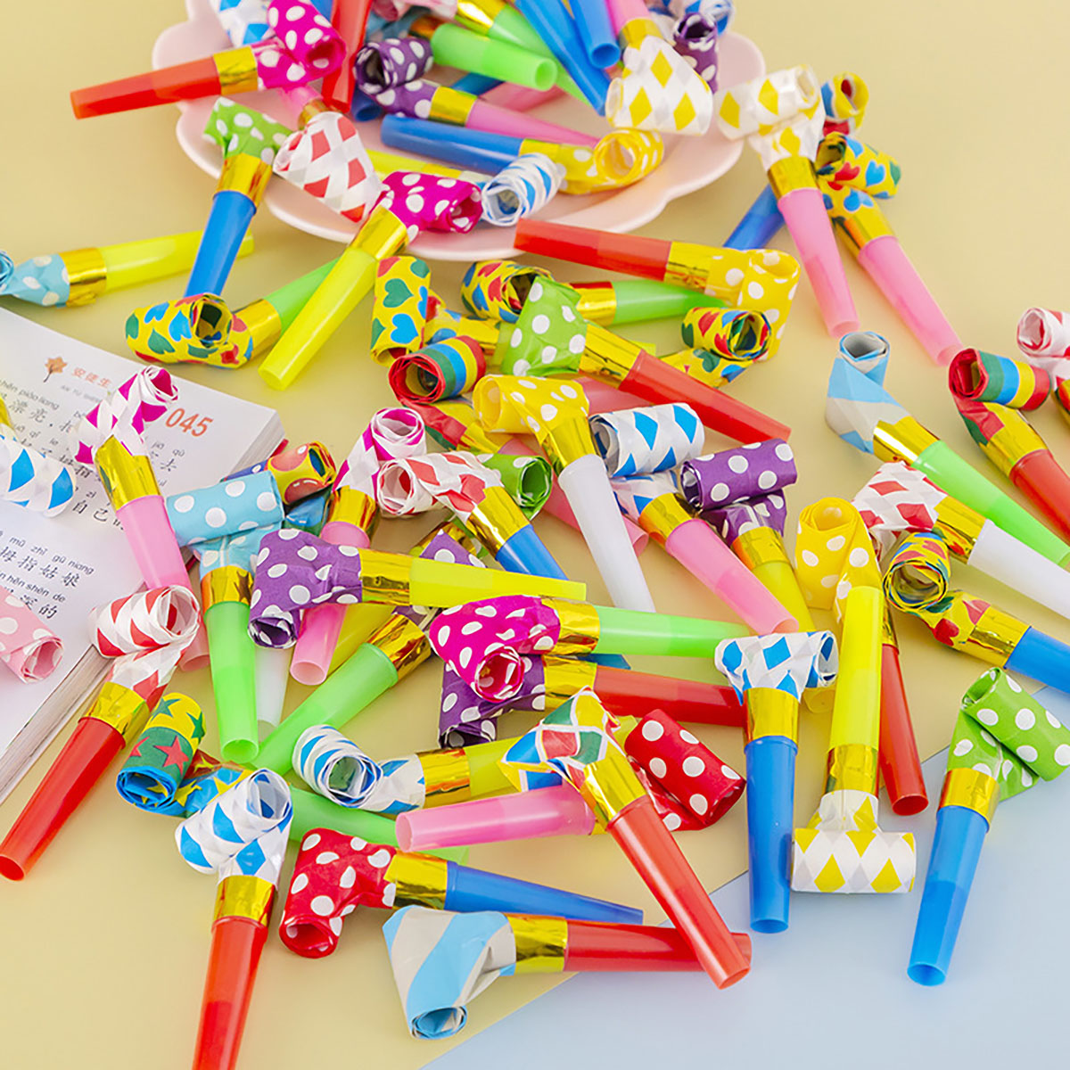 30 قطعة صفارات ملونة لعبة مضحك - مراجعة Kids Toys Easter وسعره